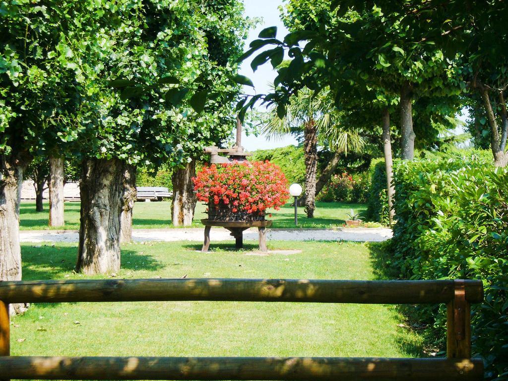 Agriturismo Le Cipressine Меоло Экстерьер фото
